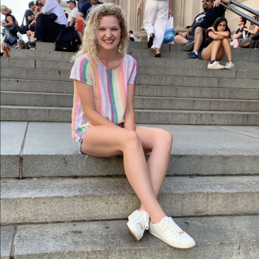 Meet your Posher, Olivia